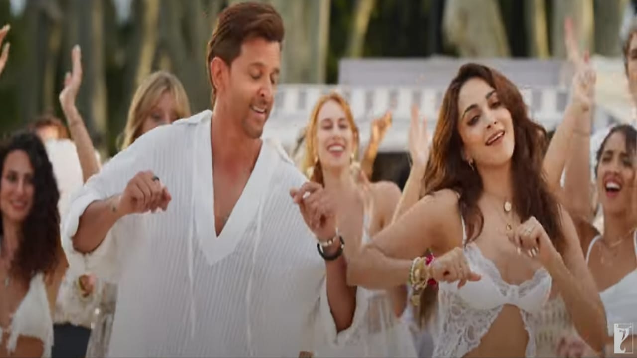 War-2 Song: వార్-2 నుంచి 'ఊపిరి ఊయలగా'.. సాంగ్ రిలీజ్