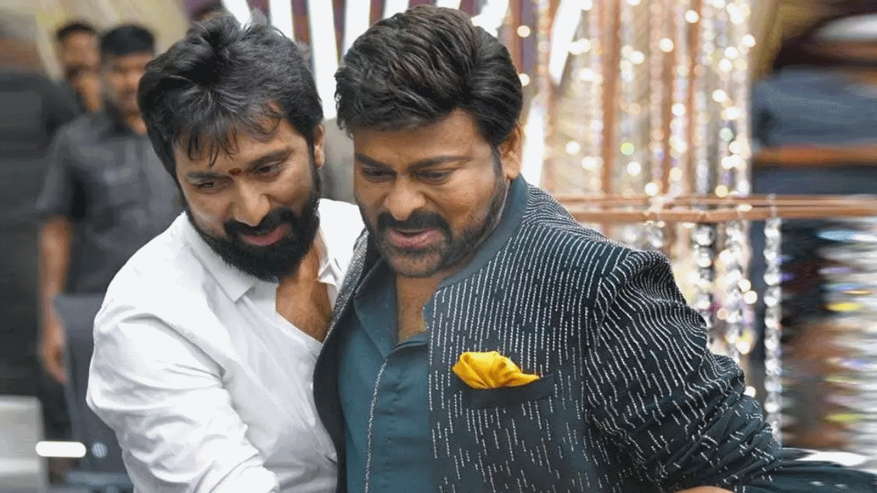 Chiranjeevi : చిరు స్టోరీ మారింది.. బాలయ్య బాటలో మెగాస్టార్