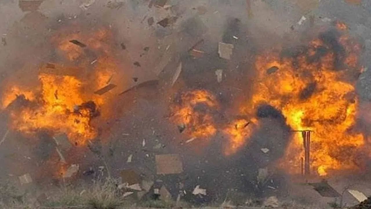 blast in Jharkhand:జార్ఖండ్లో భారీ పేలుడు.. ముగ్గురు స్పాట్లోనే మృతి
