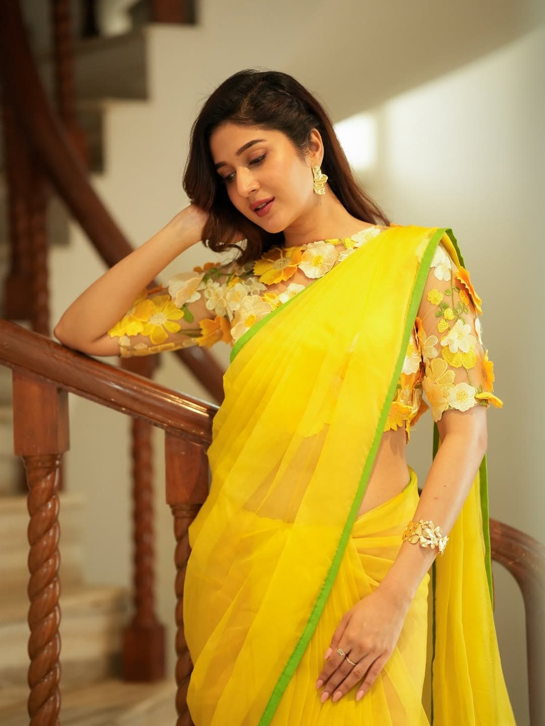 Actress Rabia Khatoon:రబియా ఖటూన్ పసుపు చీరలో ఫోటోలు వైరల్