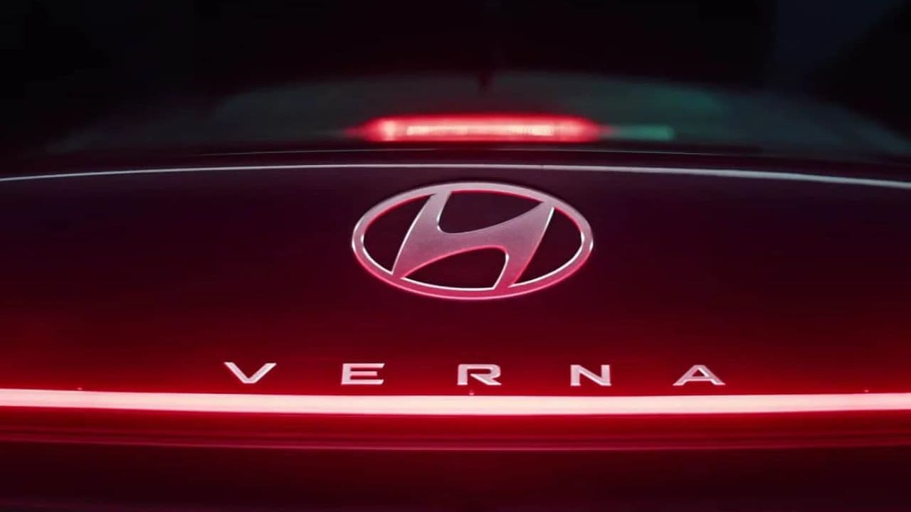 Hyundai Verna Facelift: హ్యుందాయ్ వెర్నా ఫేస్లిఫ్ట్ ఇంటీరియర్ లీక్.. లోపల జరిగిన ఆ మార్పులు చూశారా..?