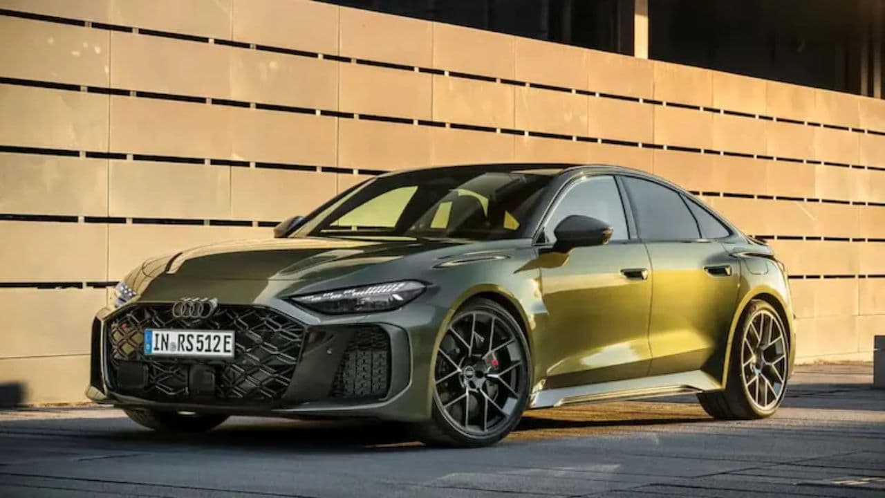 New Audi RS5: రోడ్డుపై పులిలా గర్జించే కొత్త ఆడి RS5 వచ్చేసింది.. హైబ్రిడ్ పవర్తో నెక్స్ట్ లెవల్ పర్ఫార్మెన్స్..!