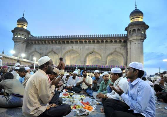 RAMZAN BEGINS IN HYDERABAD : నేటి నుంచే రంజాన్ ఉపవాసాలు