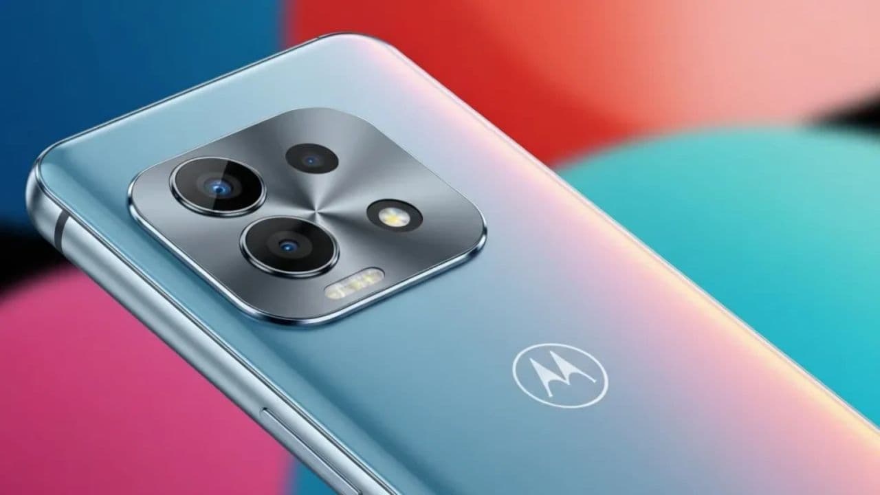 Motorola Edge 70 Fusion: త్వరలోనే భారత్లోకి మోటోరోలా ఎడ్జ్ 70 ఫ్యూజన్.. అదిరిపోయే డిజైన్.. పవర్ఫుల్ చిప్సెట్తో ఎంట్రీ..!