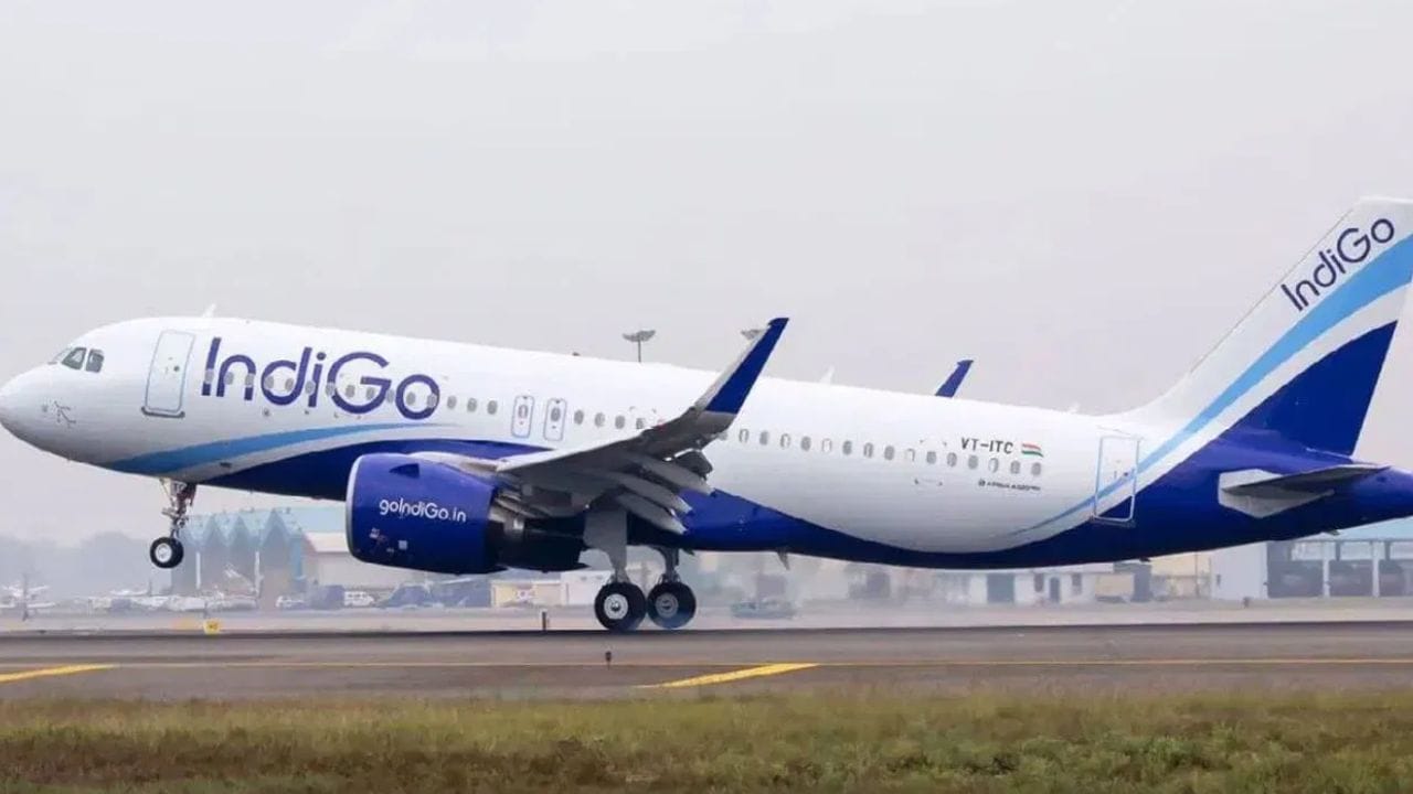 Indigo Flight: ఇండిగో విమానంలో సాంకేతిక లోపం