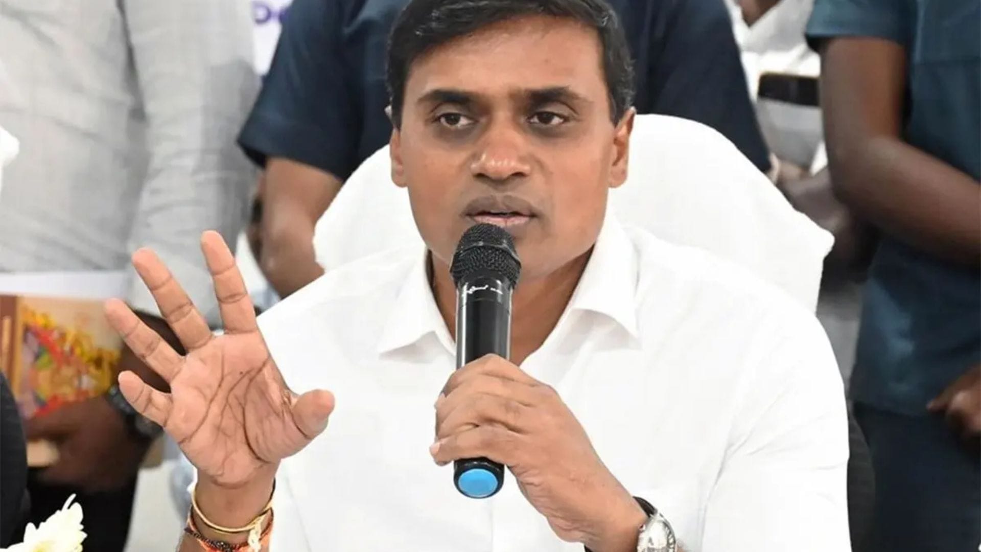 Liquor Case: వైసీపీ ఎంపీ మిథున్ రెడ్డి అరెస్ట్